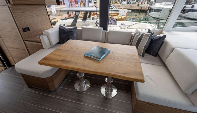 GL45FLY-76 yacht for sale 37