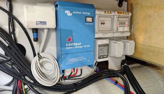 Libert'e yacht for sale 77