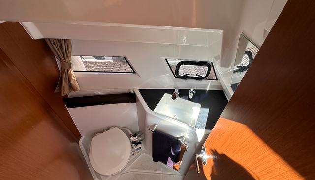 Sea Spray yacht for sale 19