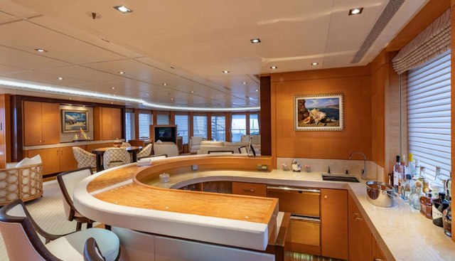 Bella Vita yacht for sale 25