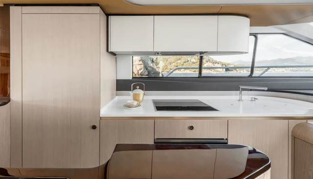 AZIMUT 60 FLY yacht for sale 15