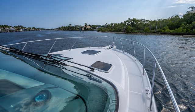 Escapade yacht for sale 30