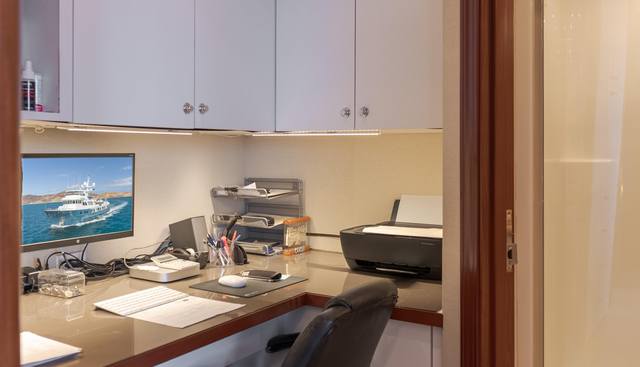 Huracan yacht for sale 64