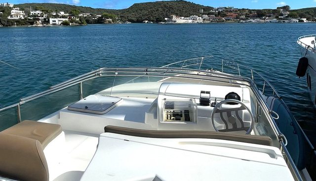 F620 yacht for sale 8