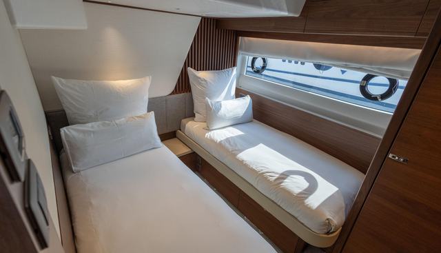 Maxi yacht for sale 32