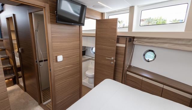 GL45FLY-76 yacht for sale 43