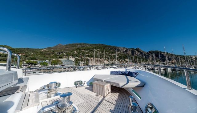 BENETTI DELFINO 93 yacht for sale 9