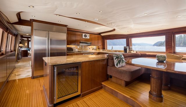 REPOSADO yacht for sale 10