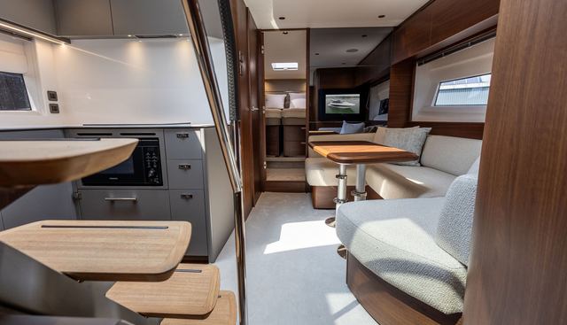 V50979 yacht for sale 20