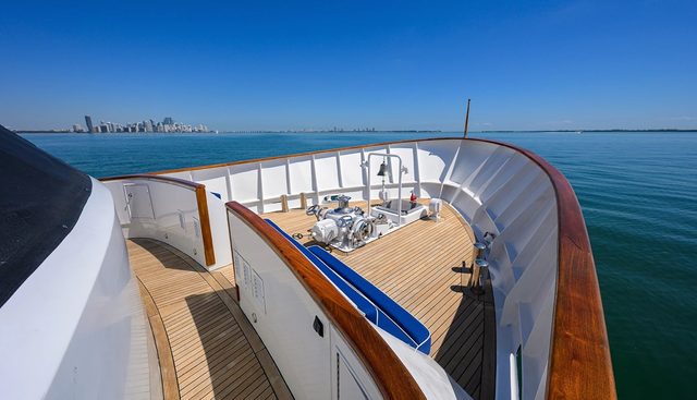 AVENTURER yacht for sale 40