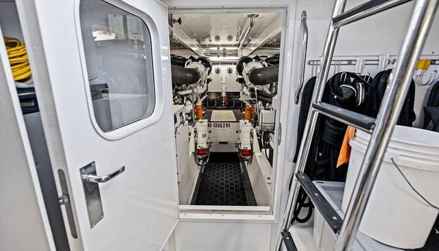 SATELLITE OFFICE yacht for sale 33