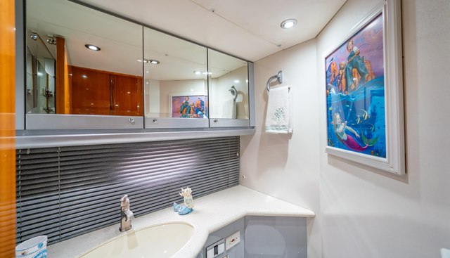 Island Girl yacht for sale 23