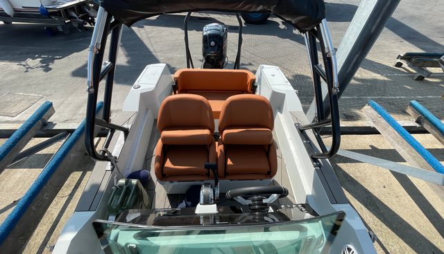 Wavey One yacht for sale 15