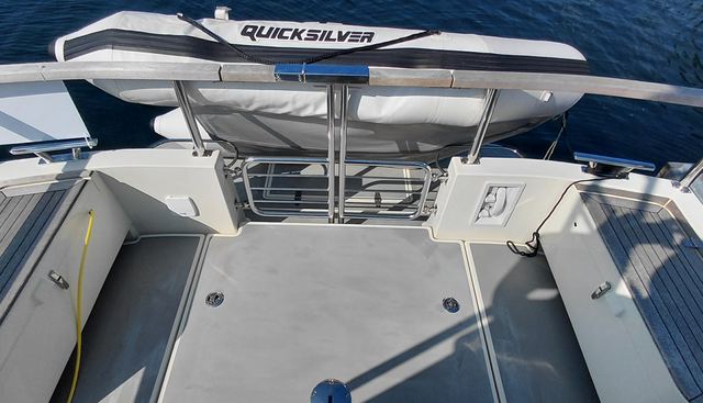 Razor crest yacht for sale 10