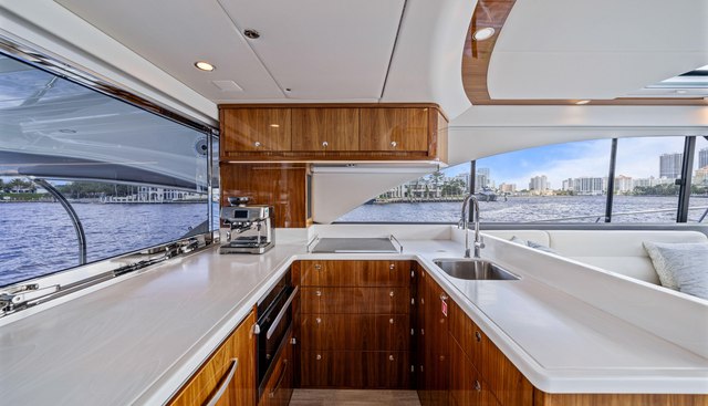 SAPPHIRE yacht for sale 33