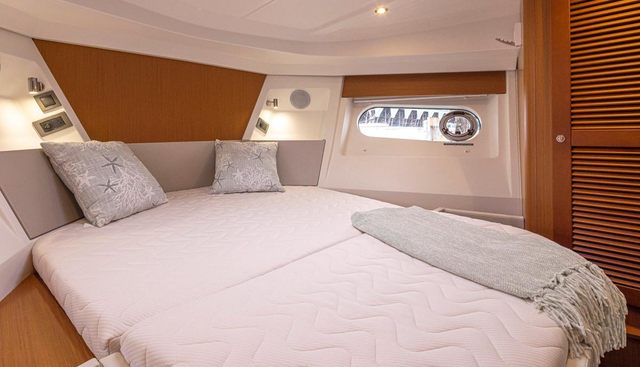 Cheers yacht for sale 39