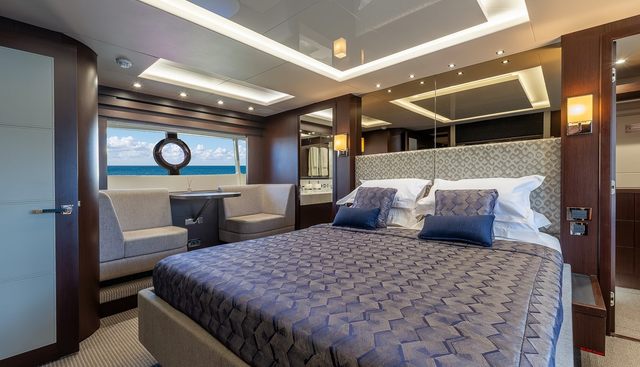 INSOMNIA yacht for sale 18
