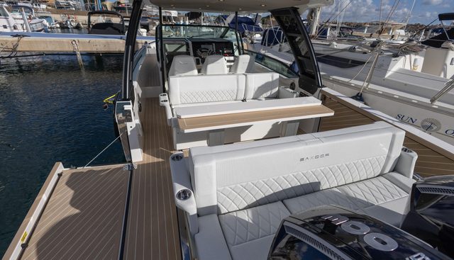 320GTO-798 yacht for sale 22