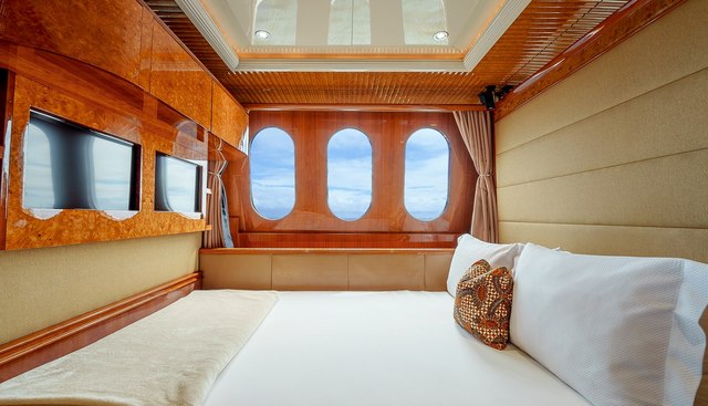 STARFIRE yacht for sale 42