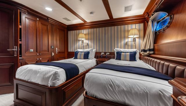 Kajak yacht for sale 34