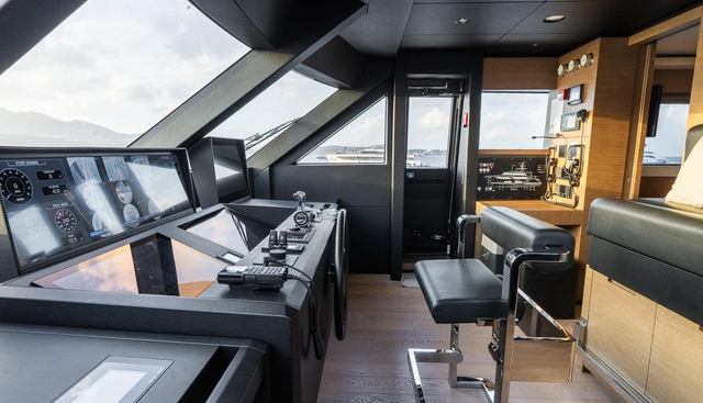 QUEEN J III yacht for sale 35