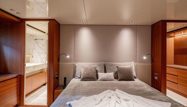 M&M yacht for sale 9