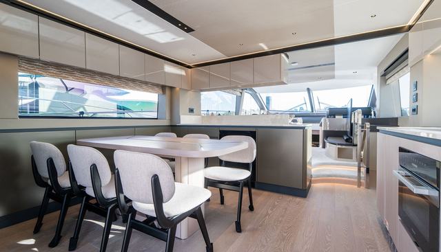 3102668 yacht for sale 22
