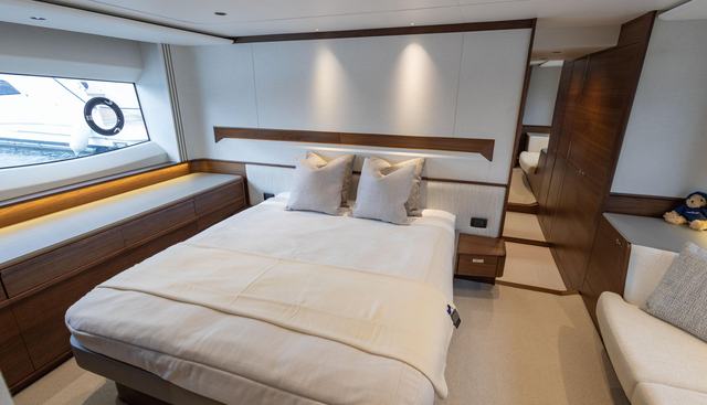 S65529 yacht for sale 5