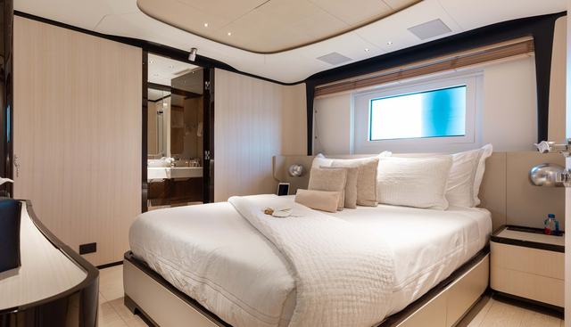 BELLA VITA yacht for sale 12
