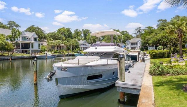 Tangerine Moon yacht for sale 3