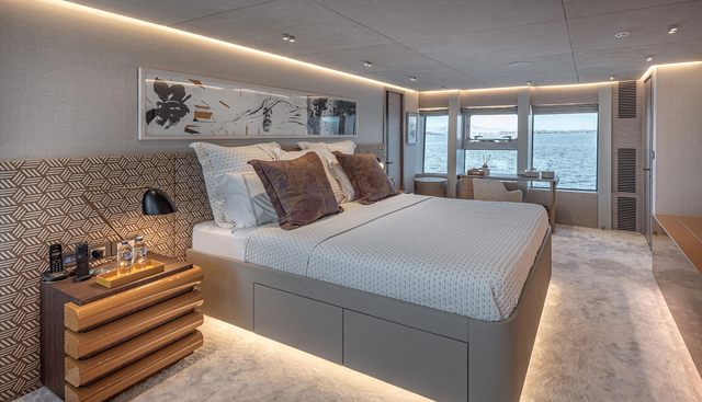 ONE ZERO yacht for sale 27