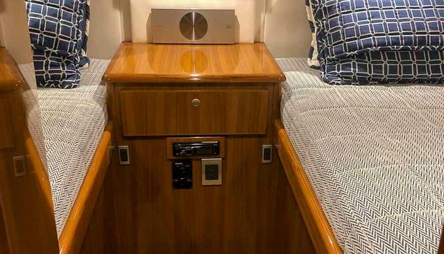 Fuzzy III yacht for sale 54