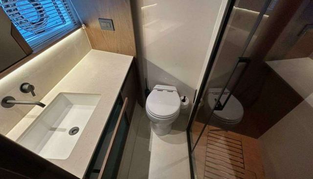 Azimut 72 Fly  yacht for sale 29