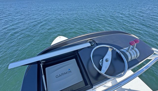PIER PRESSURE yacht for sale 20
