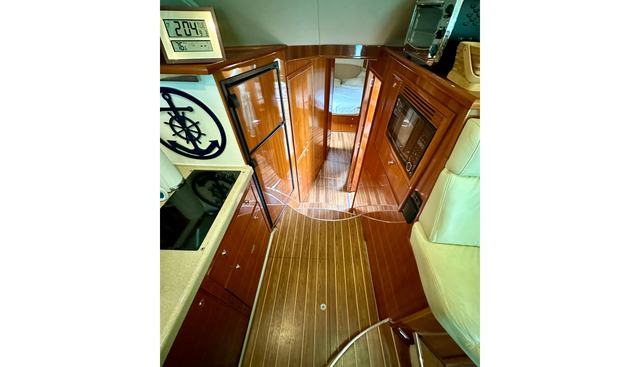 GOLDEN RULE yacht for sale 18
