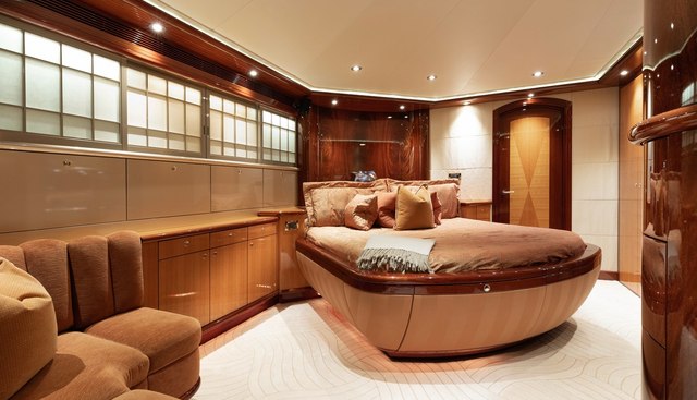 Gran Finale yacht for sale 38