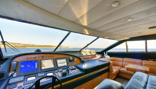 FERRETTI 881 yacht for sale 12