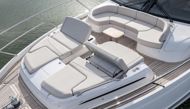 F65042 yacht for sale 10