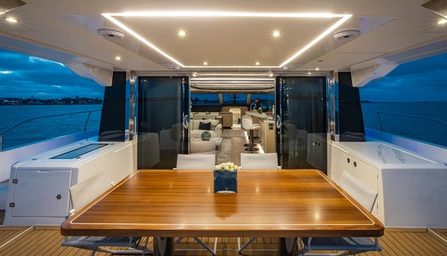 AQUILA 70 yacht for sale 30