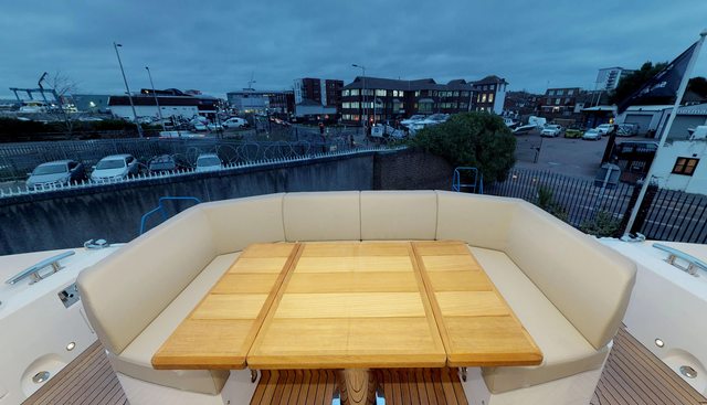 FARPOINT yacht for sale 9