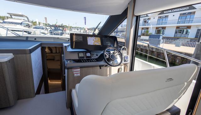 GN440FLY-016 yacht for sale 100