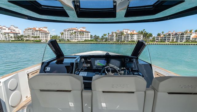 HINJUICE yacht for sale 32