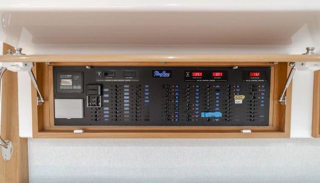 Commodore Two yacht for sale 49