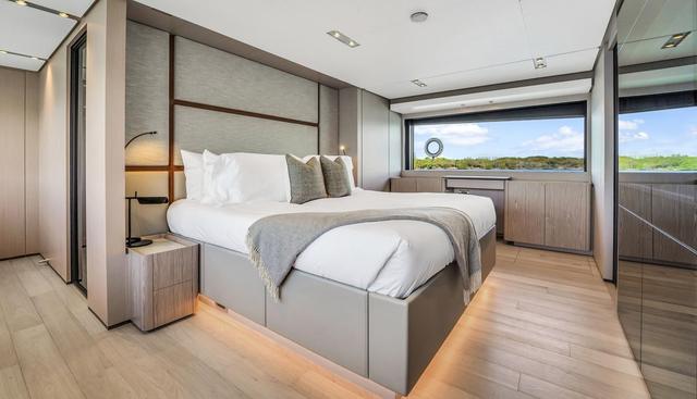 AURORA yacht for sale 28
