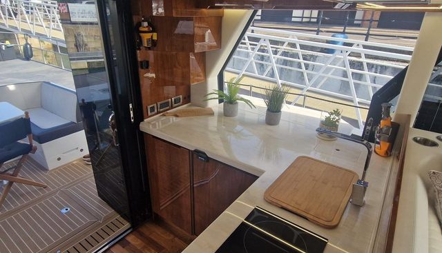 ALOUISE yacht for sale 23