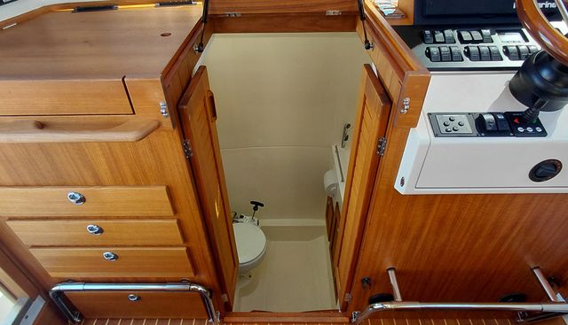 Razor crest yacht for sale 50