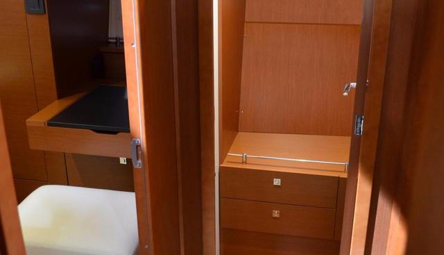Bee's Knees yacht for sale 8