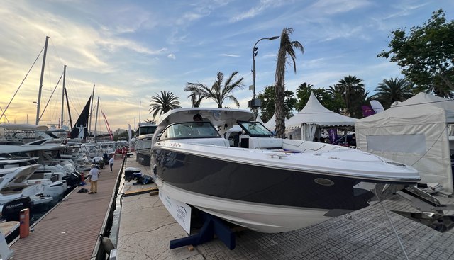 Regal LS6 yacht for sale 25