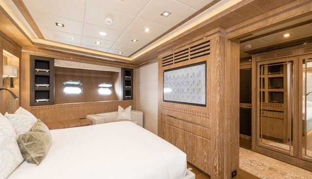 Royale X yacht for sale 14