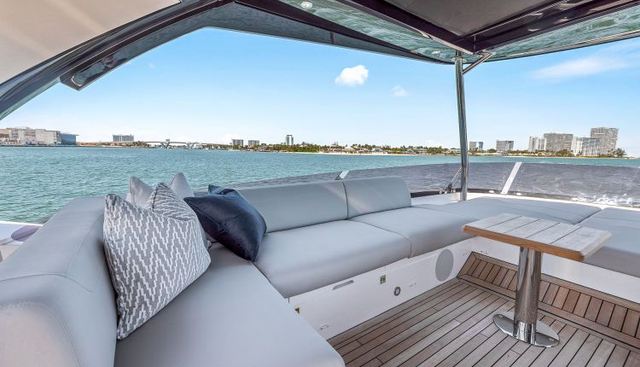 MANHATTAN 68 yacht for sale 14